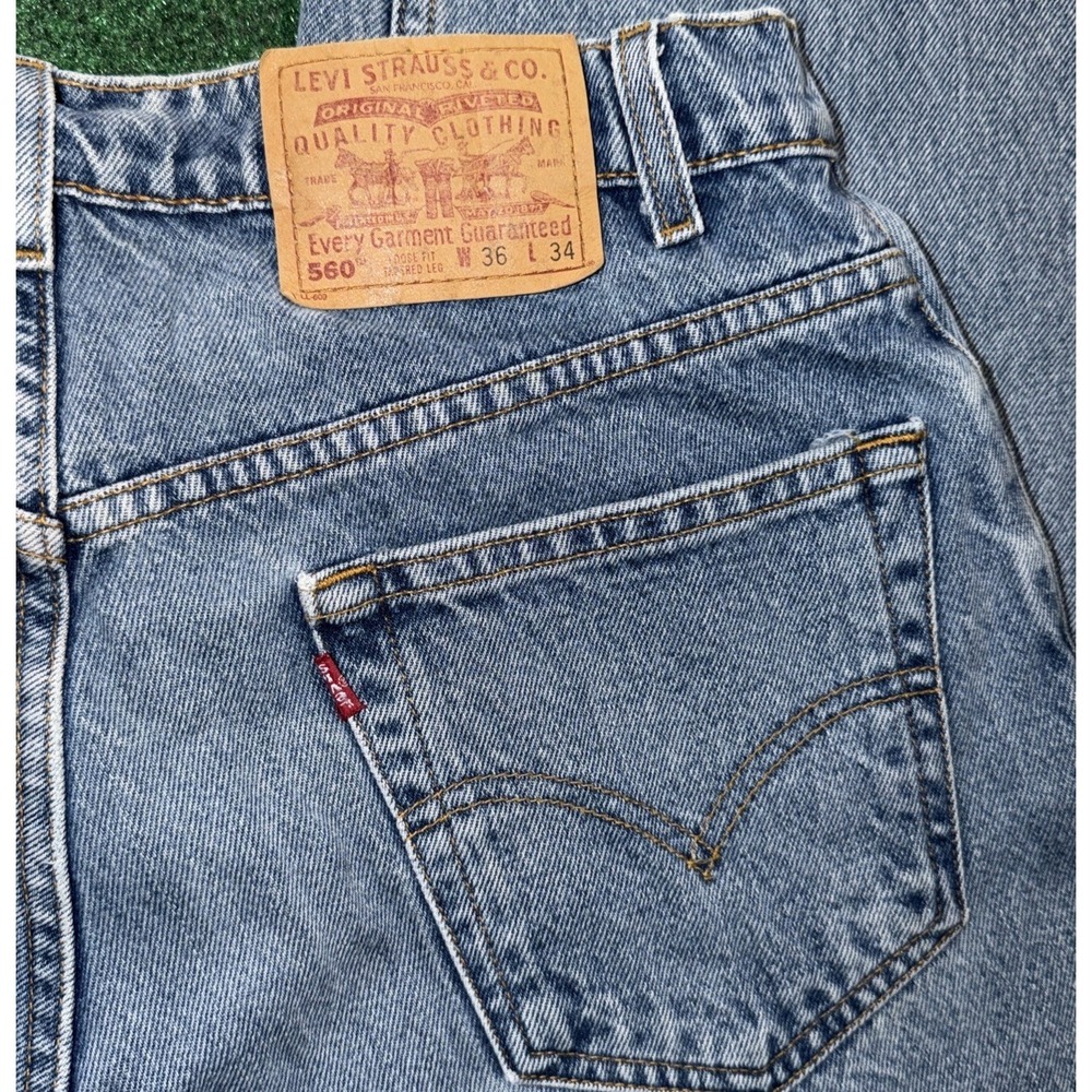 VINTAGE LEVI'S 560 MEN'S DENIM BLUE JEANS - SIZE 36x34 COMFORT FIT TAPERED LEG